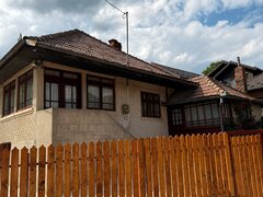 Casa traditionala, atelier si teren de 650 mp - Valea Doftanei